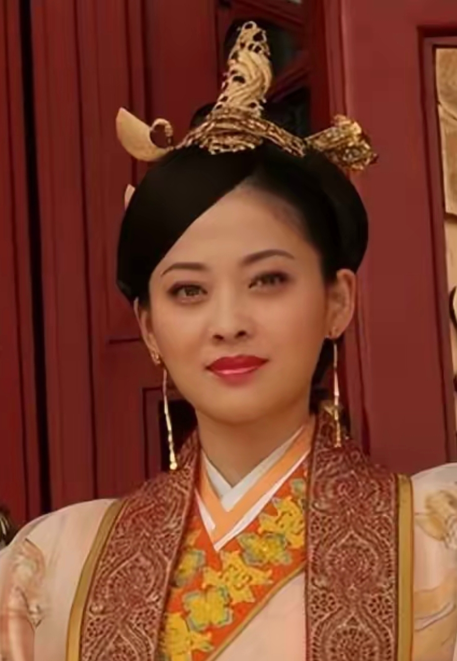 1581年,万历皇帝在太后宫中偶遇姿容俏丽的宫女王氏,一时冲动,竟将