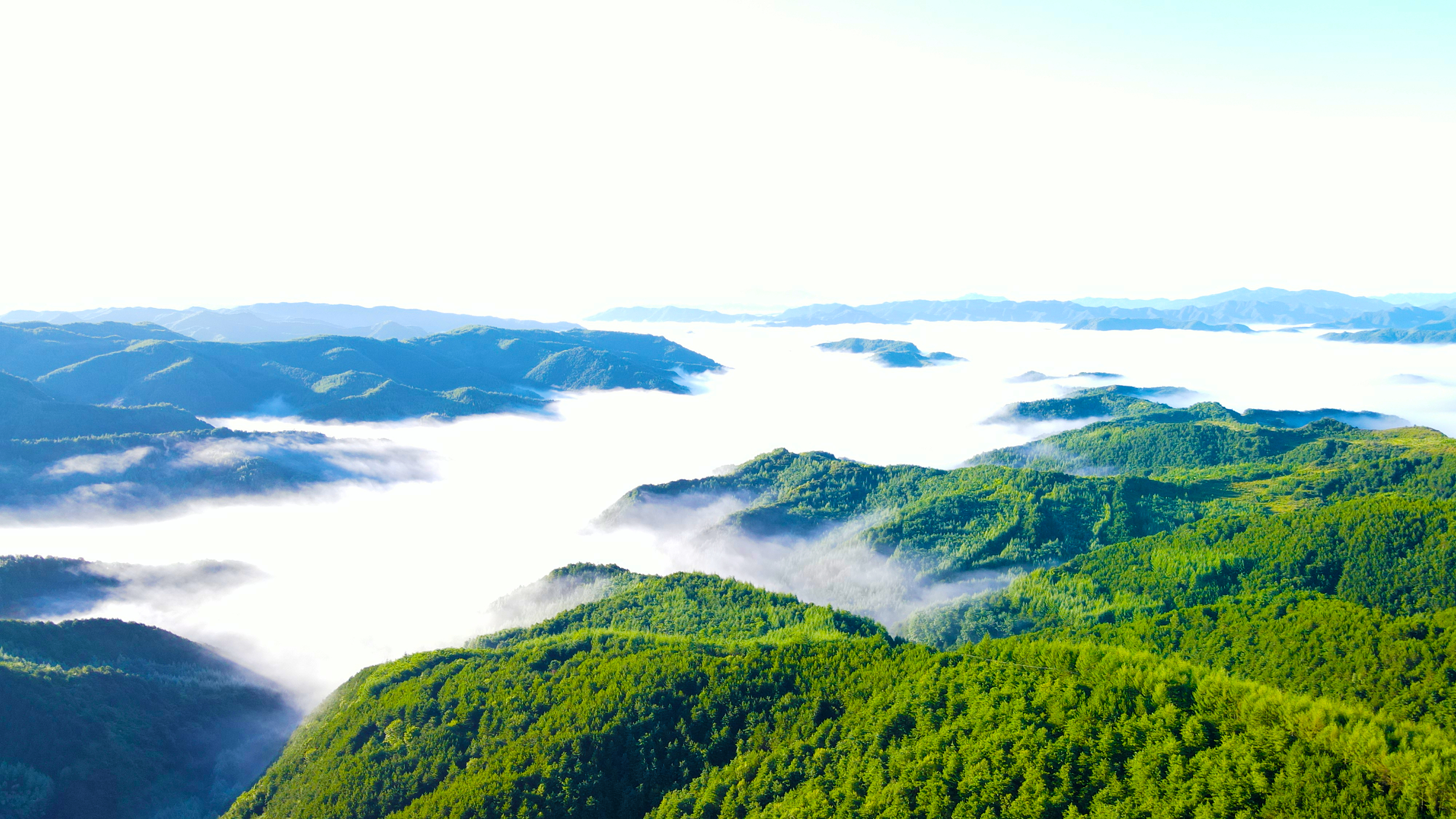 天水美景之夏日的三江镇岳齐寿山 看烟雾缭绕下的奇观嶓冢岛浪