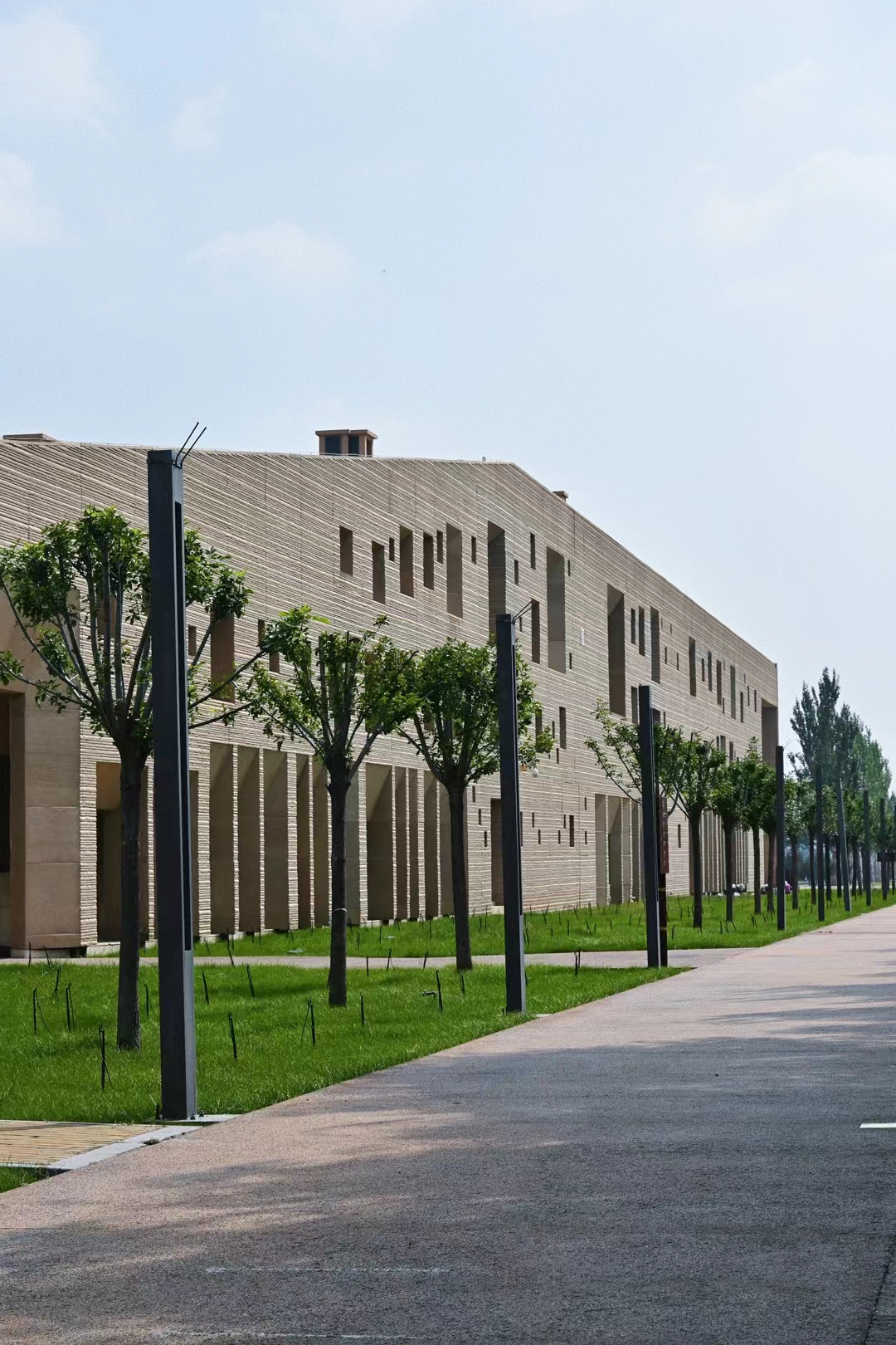 假期随手拍#假期还是很美的,出去游玩的时候,看到这样一个建筑,随手