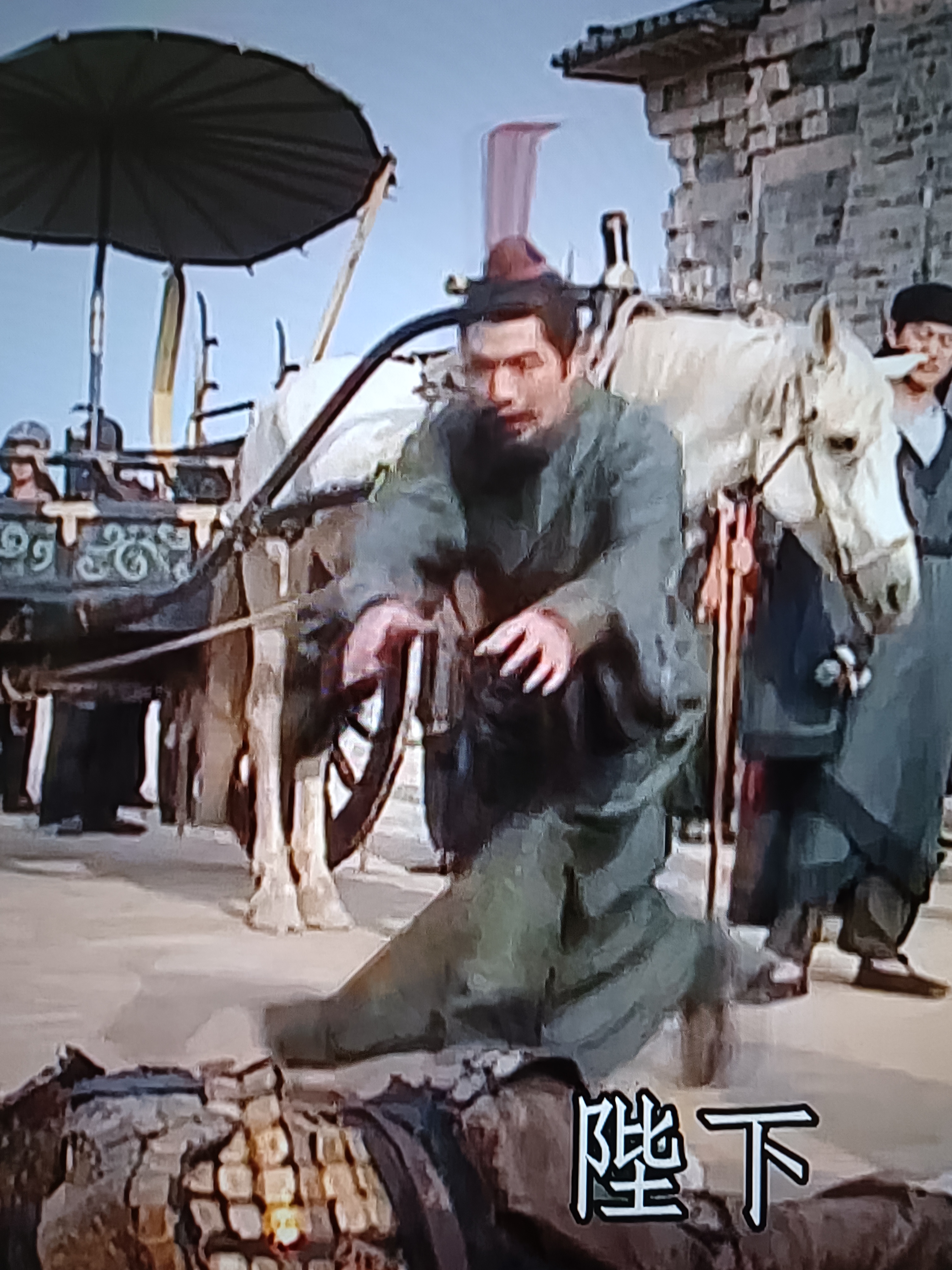 成济当街弑君后,司马昭神乎其神的表演,与父亲司马懿真是一脉相承.