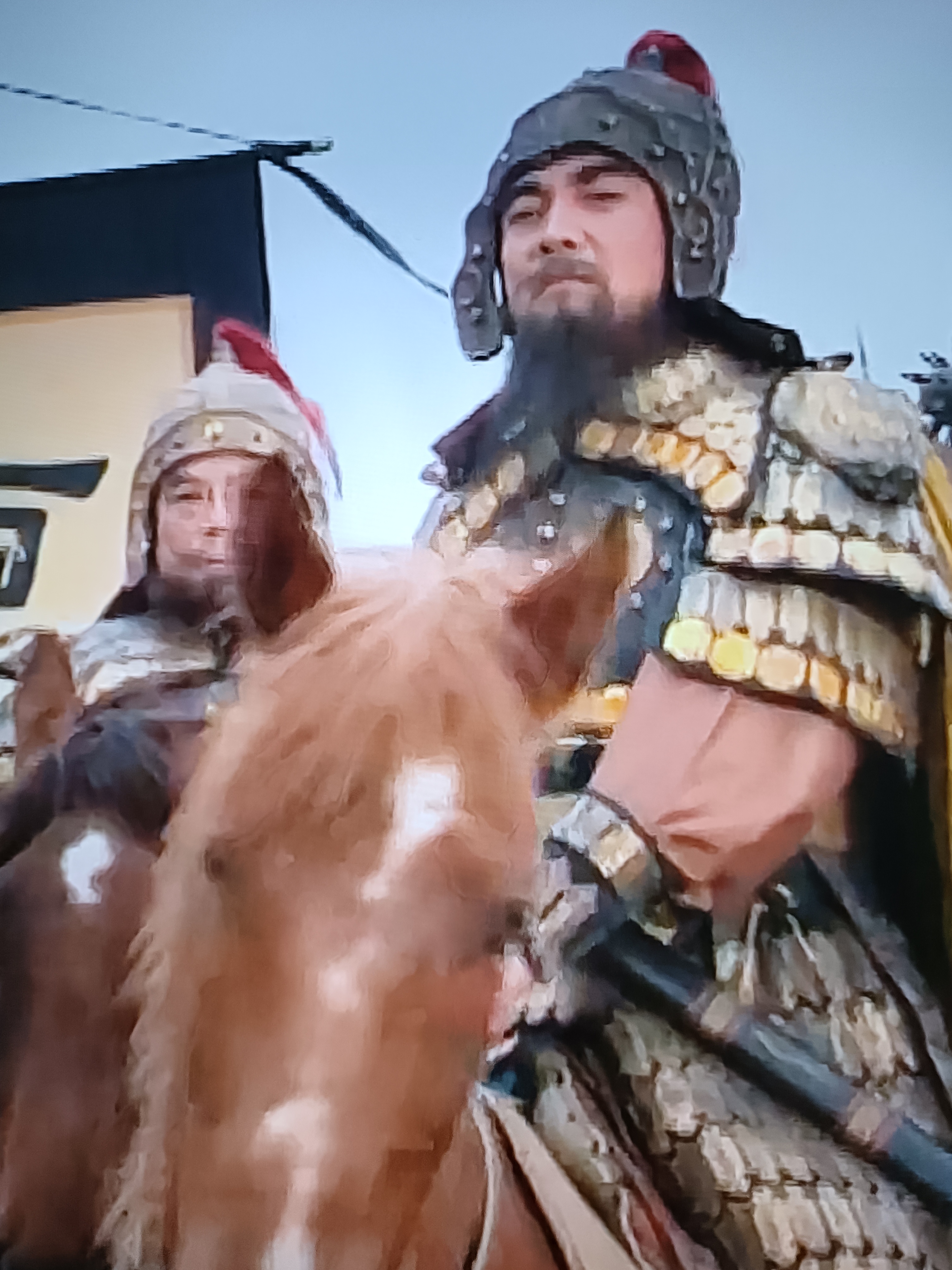 袁绍两个不成器的儿子,在袁绍死后,袁谭派辛毗请降,袁尚派阴夔请降,都