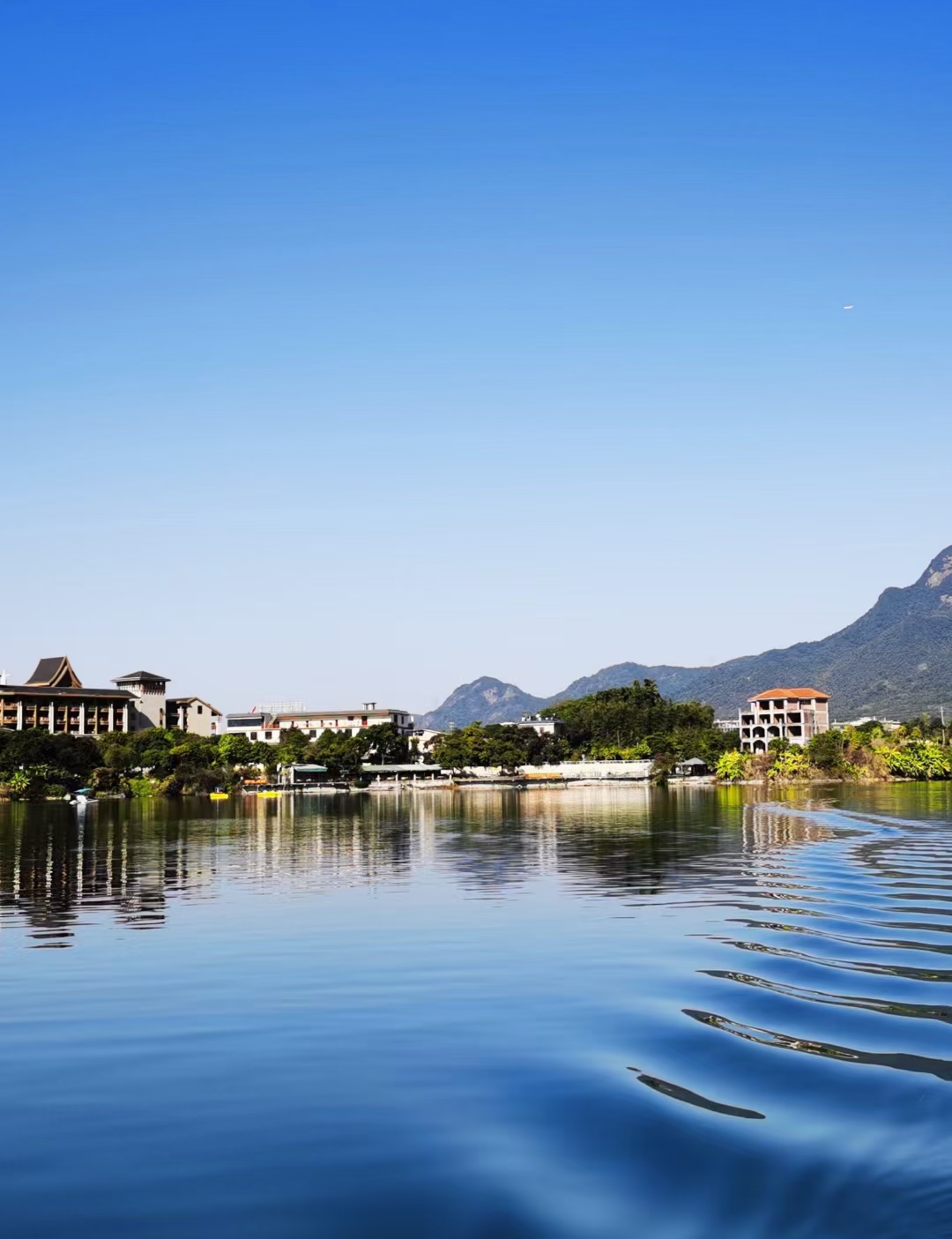 最美乡村 | 广州·从化·派潭镇 蓝天依稀,远山静谧,深潭碧水波澜.