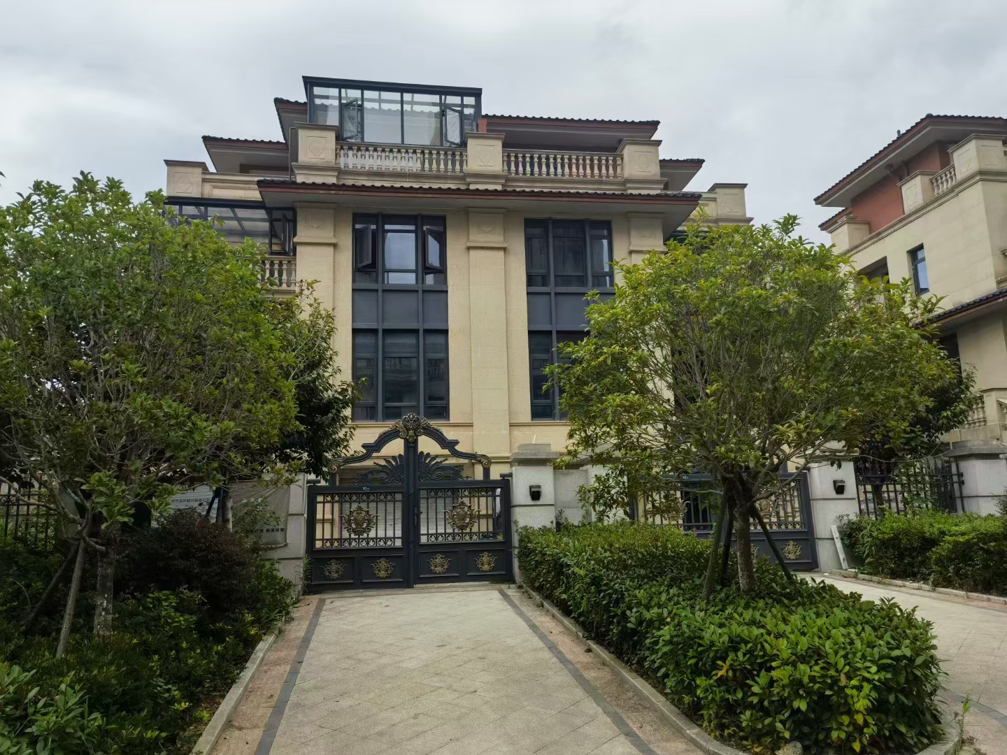 恋爱的是需要男方各种付出,女方基本不付出