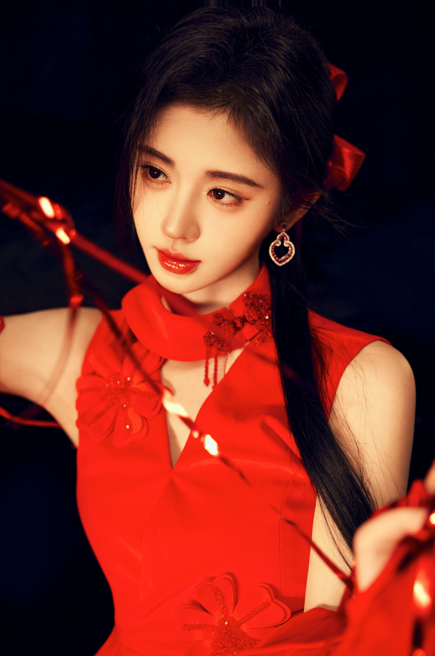 鞠婧祎,真是一道美丽的风景线.