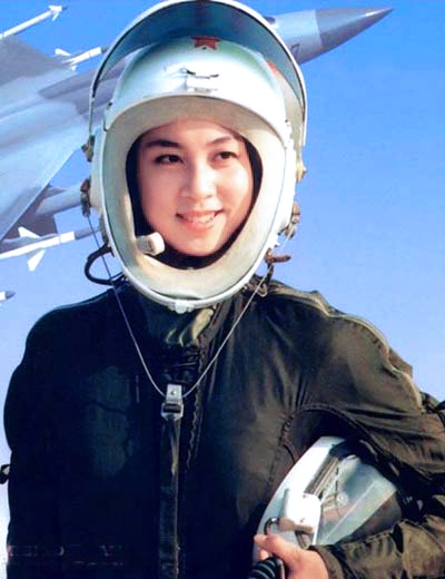 飒爽英姿,解放军空军歼击机女飞行员.