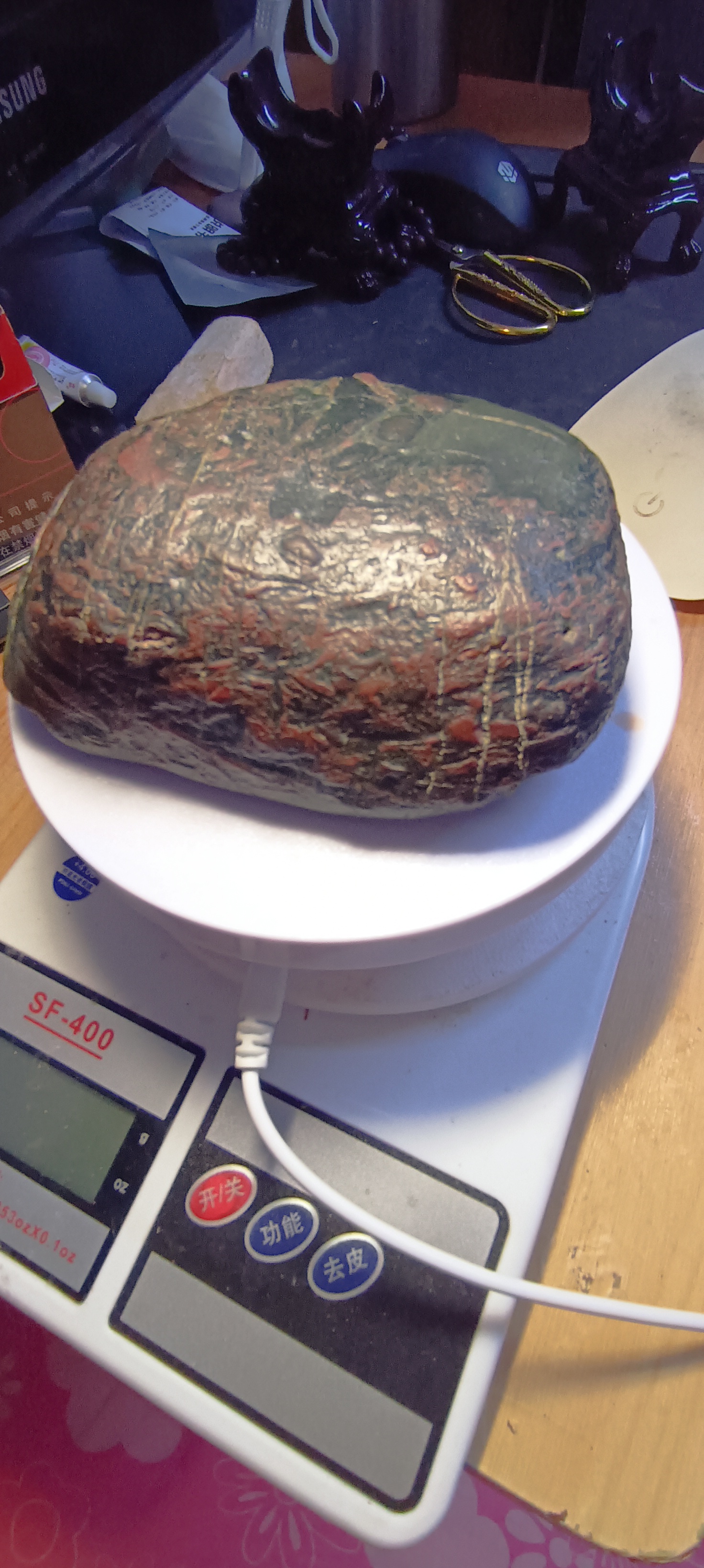 石友们好:现在在网上常看到锎陨.@飞石gls的动态