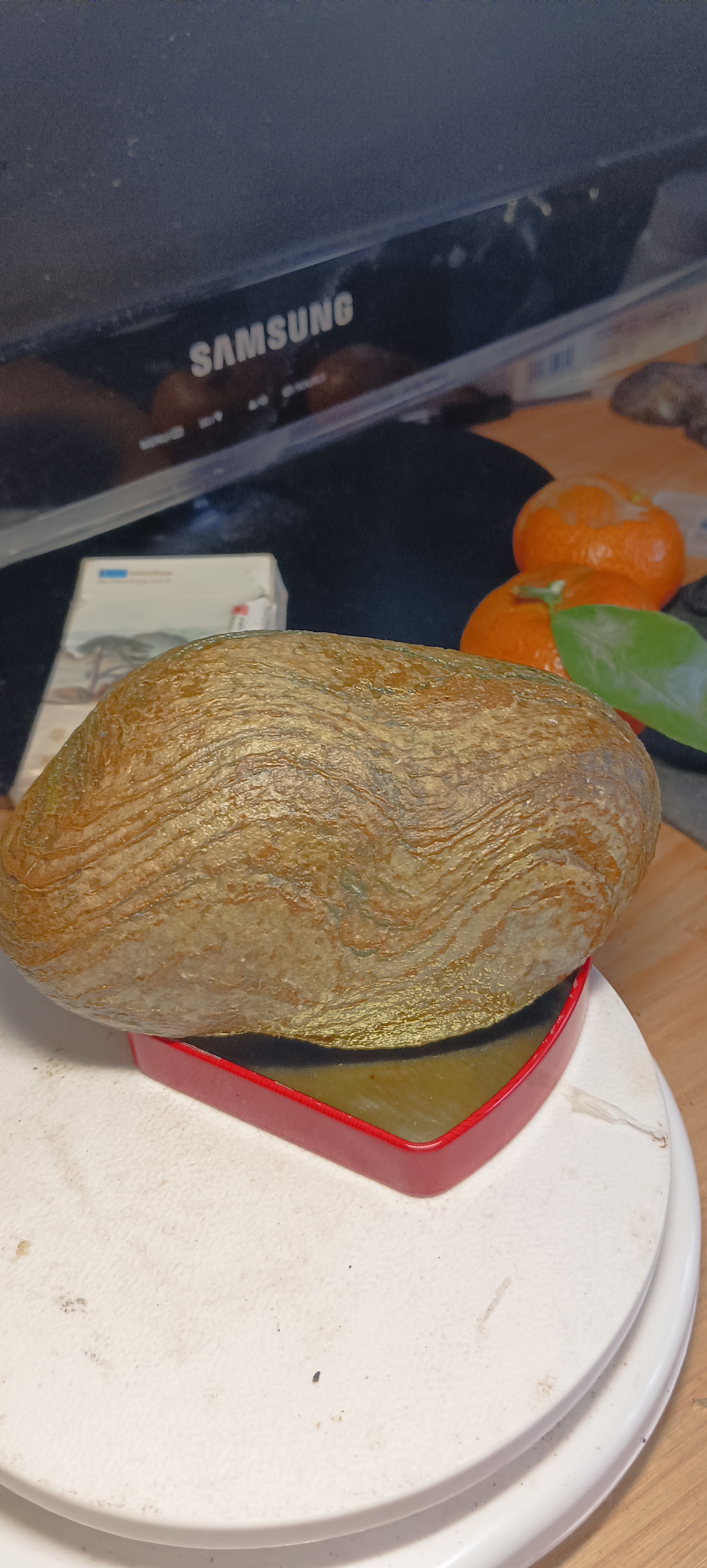 石友们好:我在河边拾到一块卷纹石,纹理很美请朋友欣赏下,卷纹石是