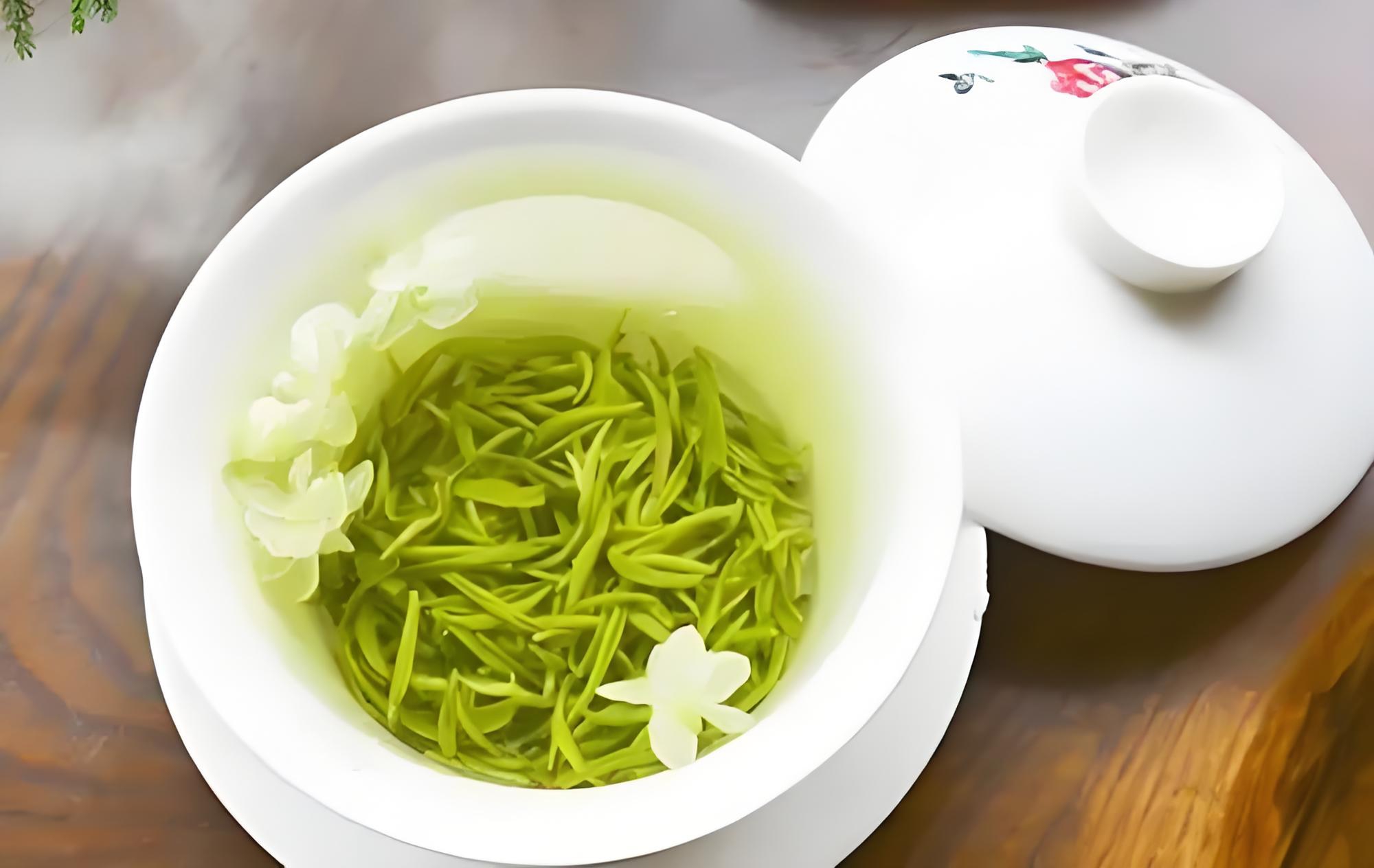轻泡一壶茉莉花茶,仿佛置身于清晨的花园,每一口都带有淡淡的茉莉花香