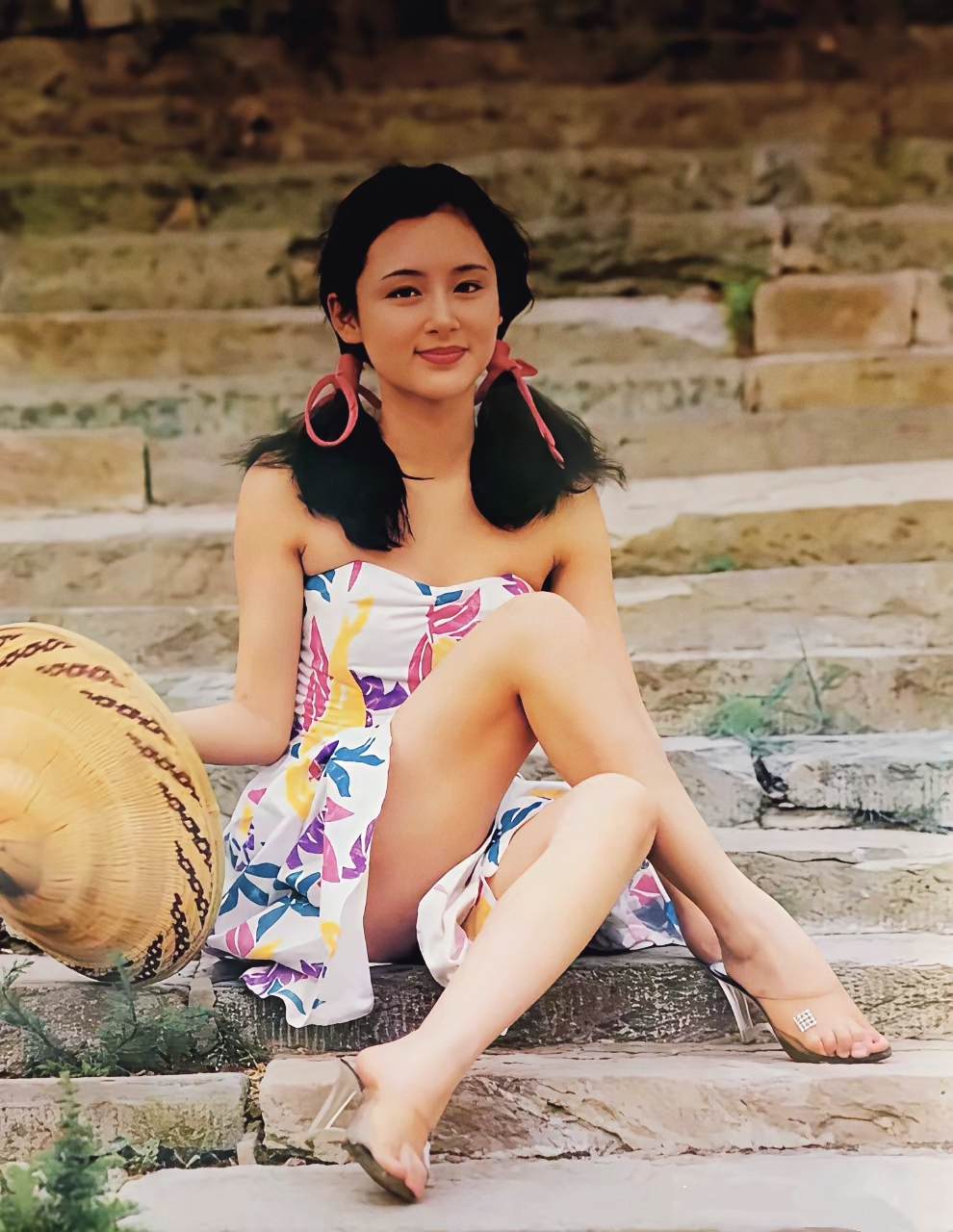 清纯可人,既有少女的纯真,又不失东方美人的 陈红身材陈红个人资料