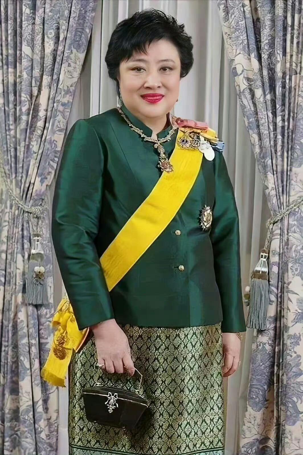 泰国 ———— 王长女懿母妃殿下 her royal high