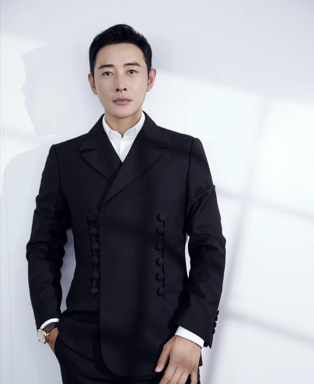 唐嫣,罗晋  罗晋不仅是中国煤矿文工团的一名话剧演员,还是国家二级