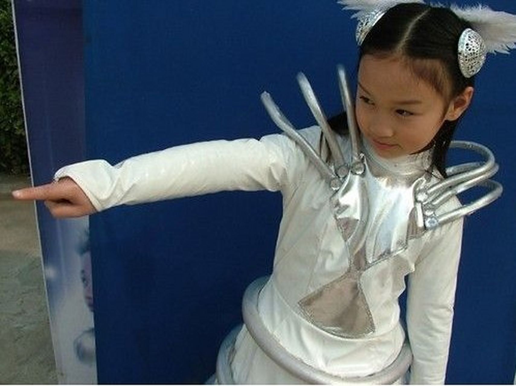 因其在《快乐星球》的"防火墙"而出名.