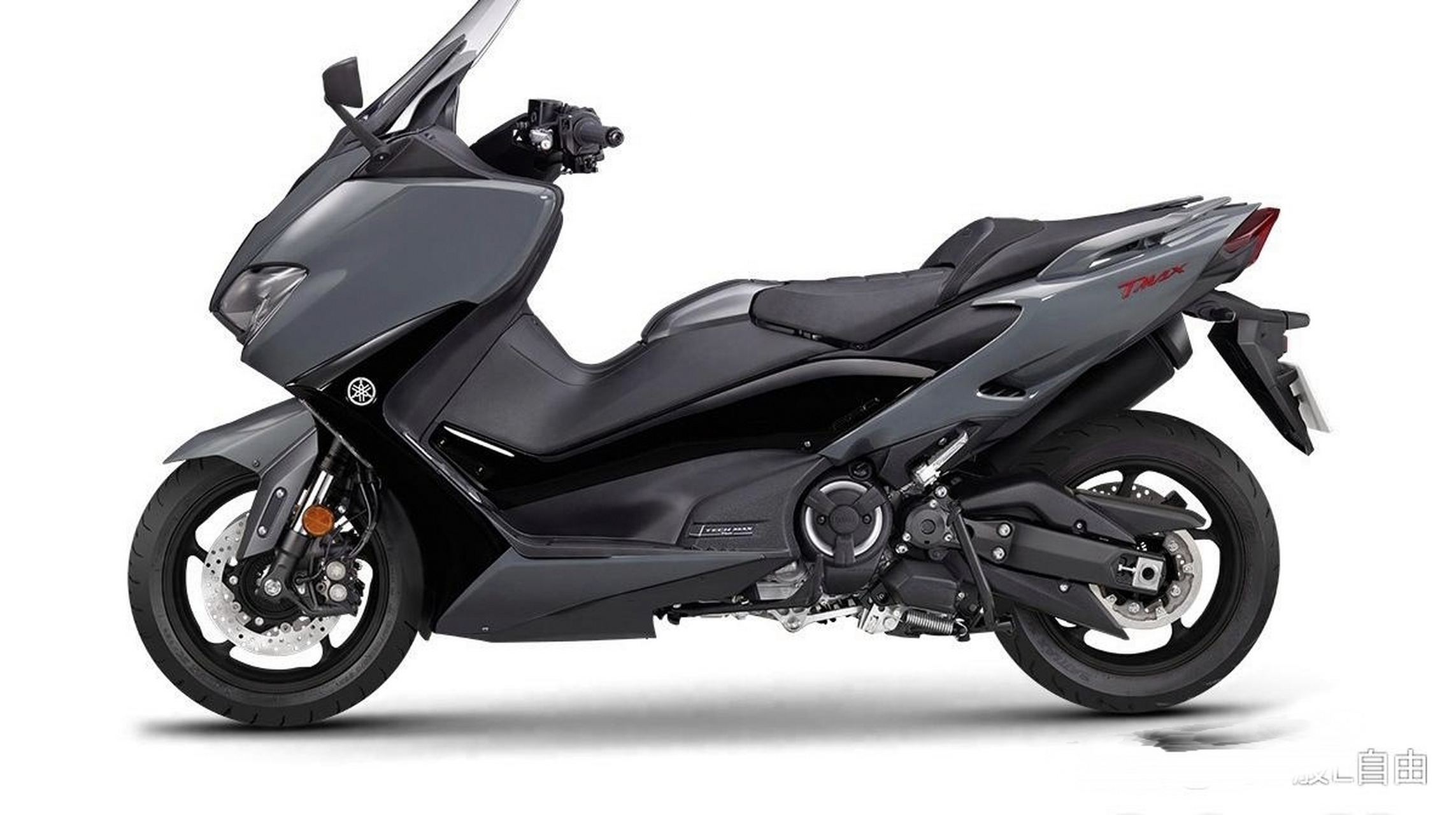 雅马哈tmax560顶级踏板摩托车,将近14万的价格.好贵哦!