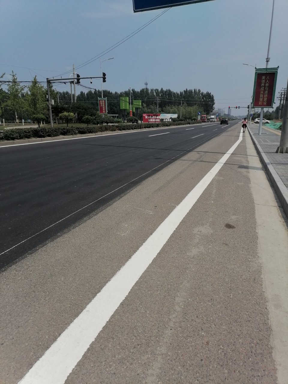 这是香河双安路和运河大道交叉口由西像东方向,不知道画线的人是不是