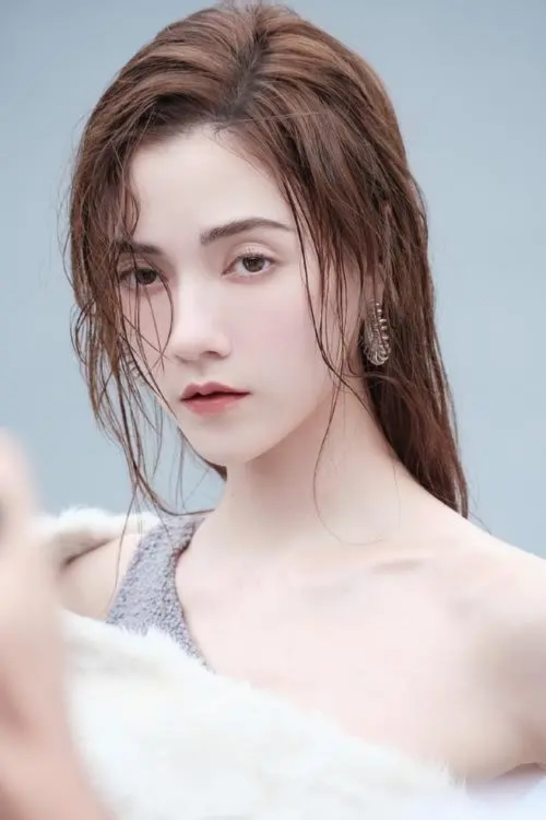 二人都拥有立体的大五官