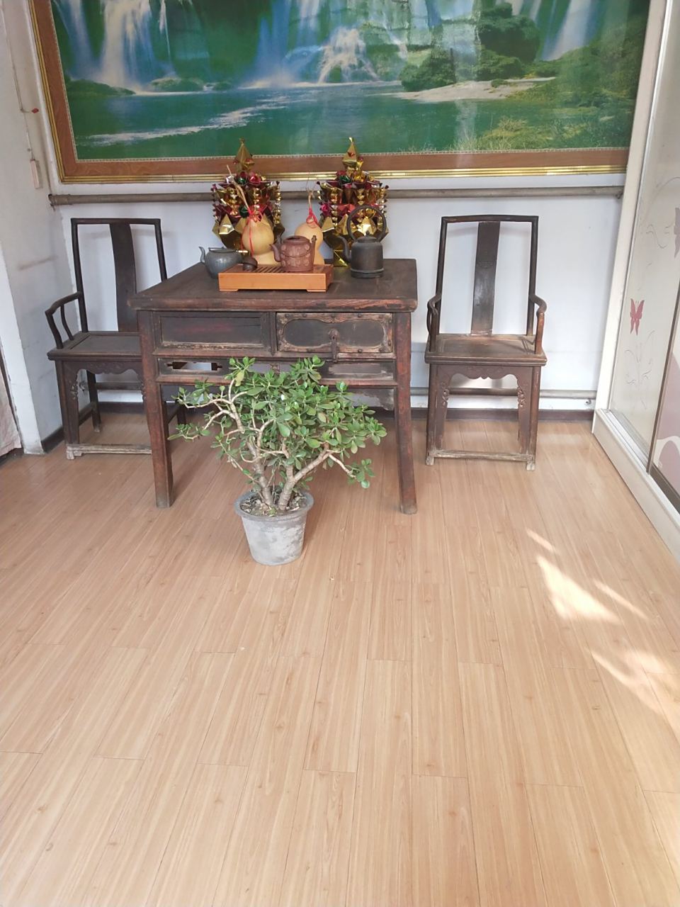 辛巳月,丙辛合化水,大家应注意呼吸道发炎,咳嗽,嗓子发炎神经经络难受