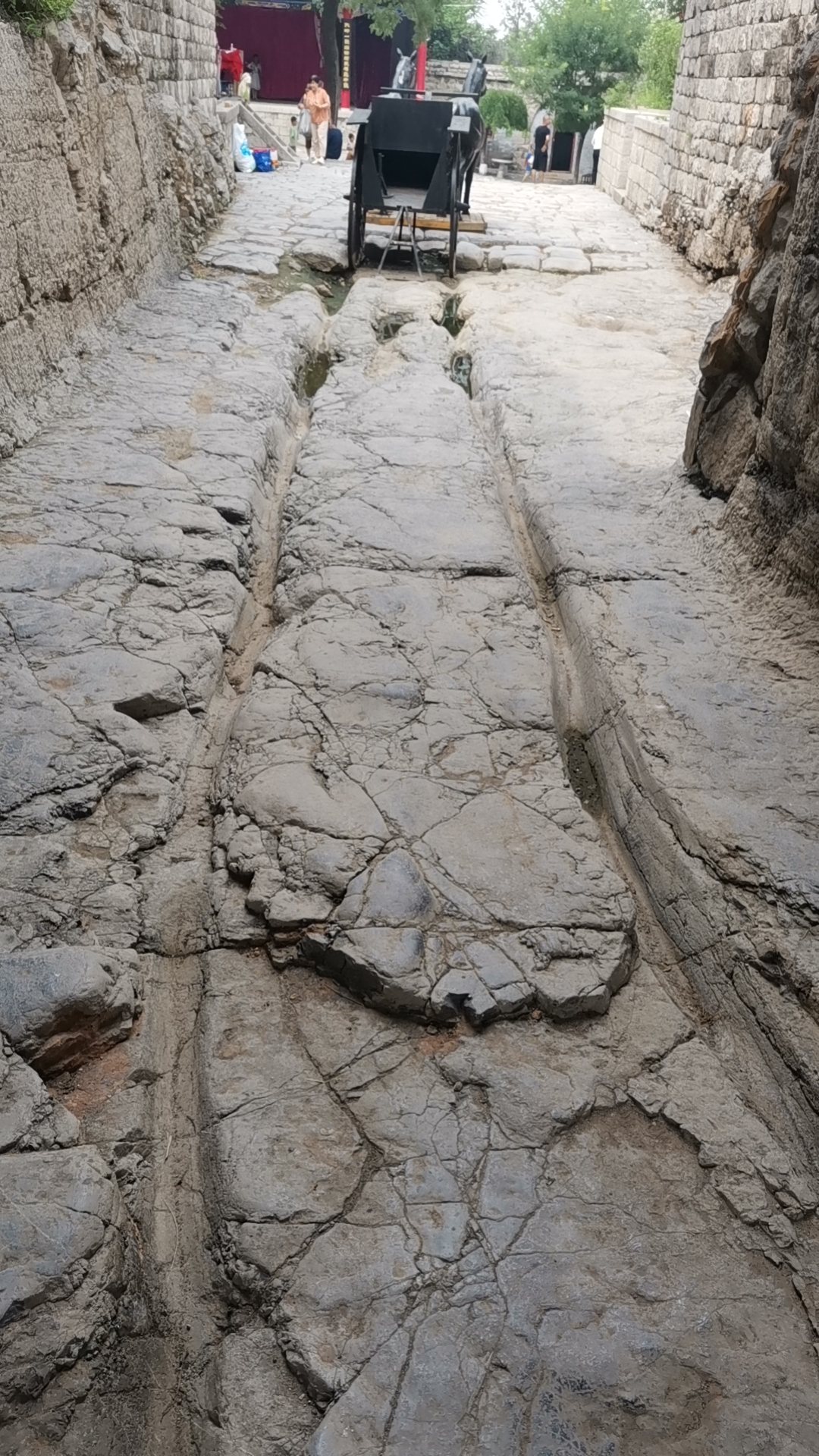 秦皇古驿道位于井陉县上安镇白王庄村,距离县城2