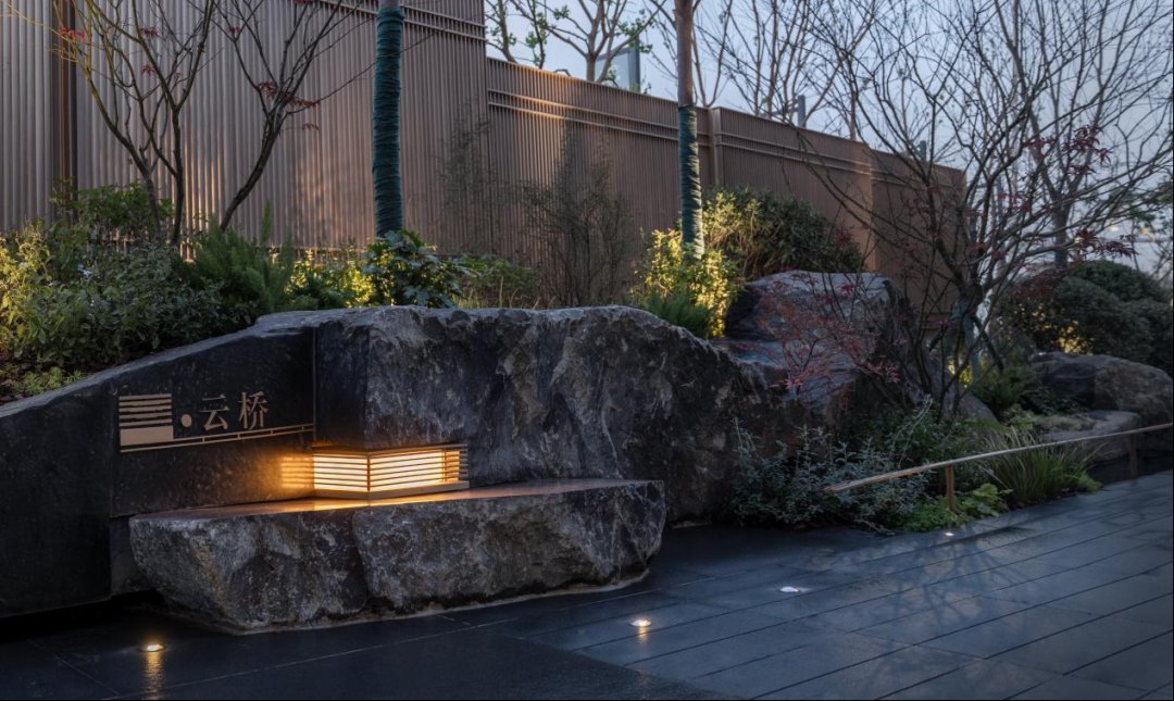 地产景观石案例#景观石# #中国黑