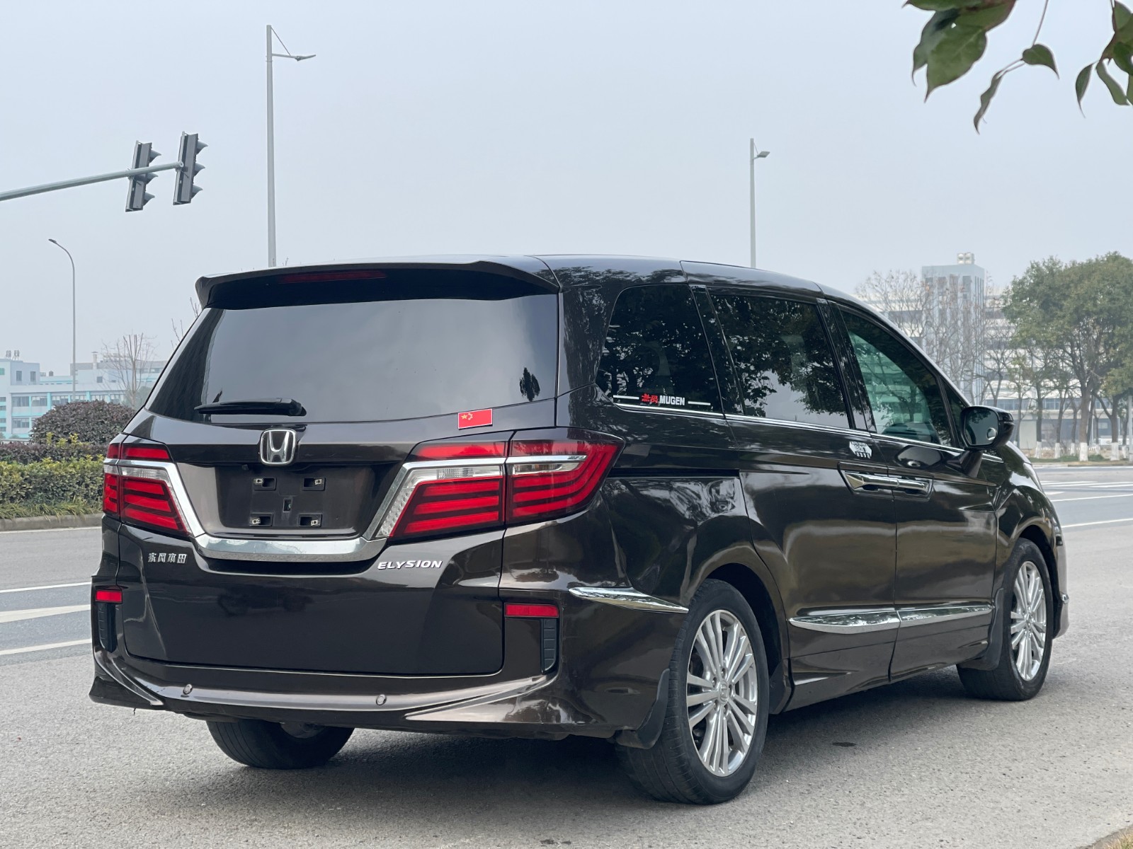 本田轿车褐色车型