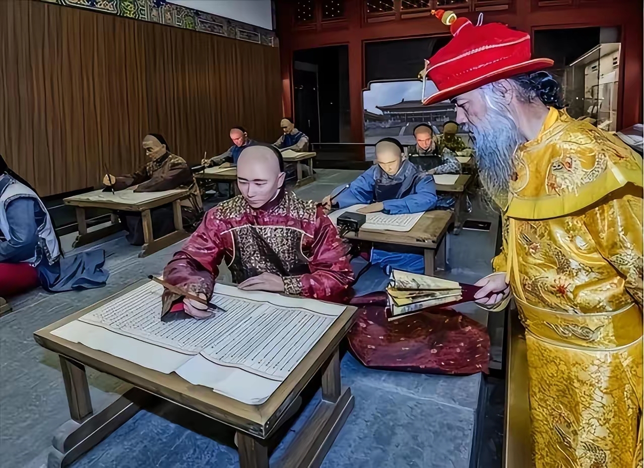 ",于是命他进殿面试,然而,一见到刘凤诰,乾隆马上