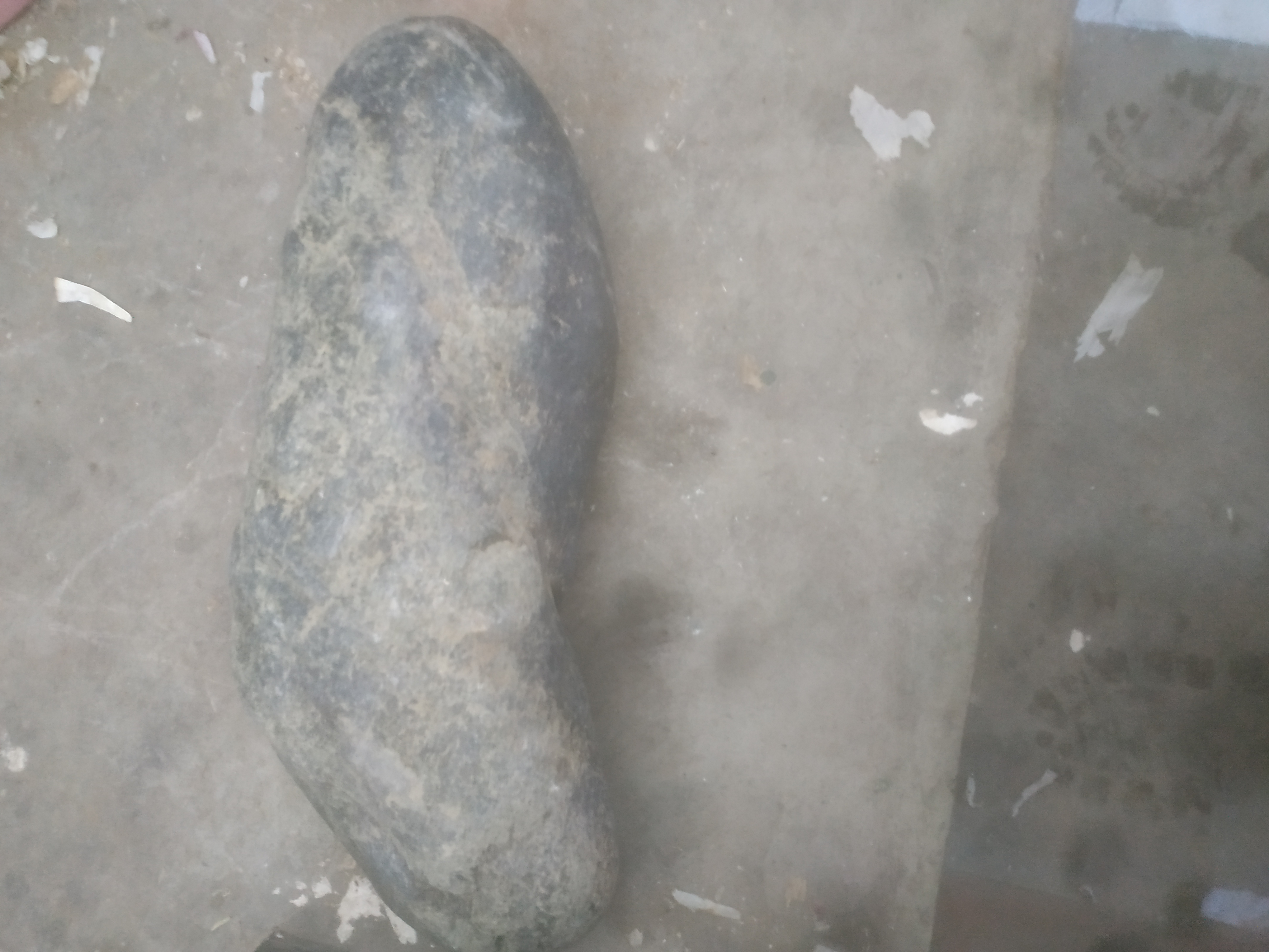 "今日,我手握5公斤重的黑青石,感受到了它的厚重与质感.