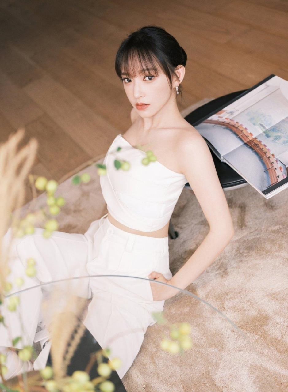 程潇,这么穿才显示吃了她的过人之处,太给力了!