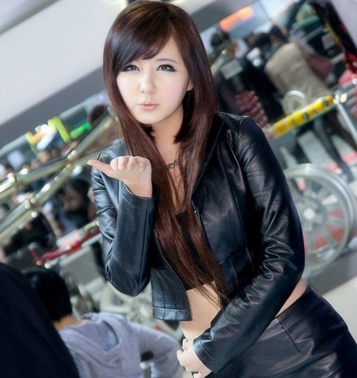 南韩性感车模,柳智慧,用她魔鬼般的身材征战四方[嘻嘻][嘻嘻][嘻嘻]