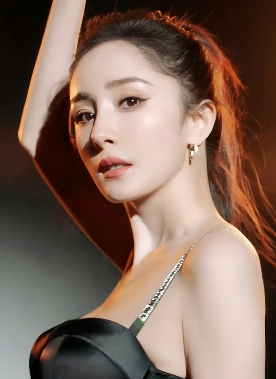 杨幂,大幂幂,维密天使秀,酥胸丰满,凹凸的美感真的美炸了[色][色][色]