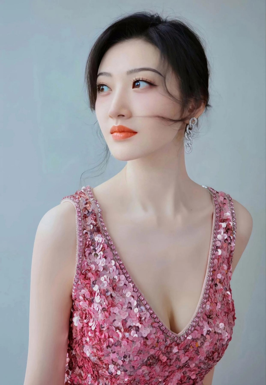 景甜,低胸包臀裙真的好漂亮,真的会上瘾啊[色][色][色][色]雪白酥胸半