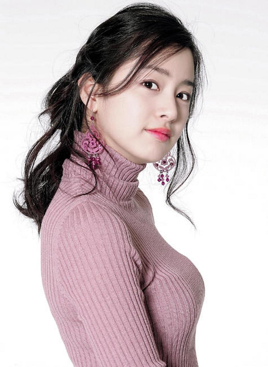 韩国美女金泰熙,身材好,颜值高,气质佳,在韩国,乃至亚洲都是出了名的