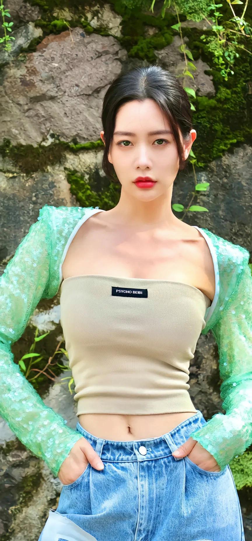 克拉拉,韩国第一性感美女,身材火辣程度举世罕见[赞同][赞同][赞同]