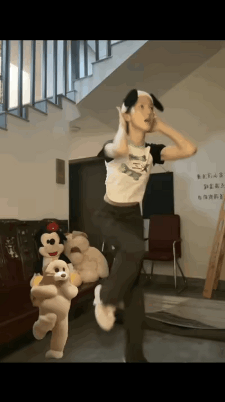 金晨这个发带啊,第一眼望过去还以为是日本武士头 67