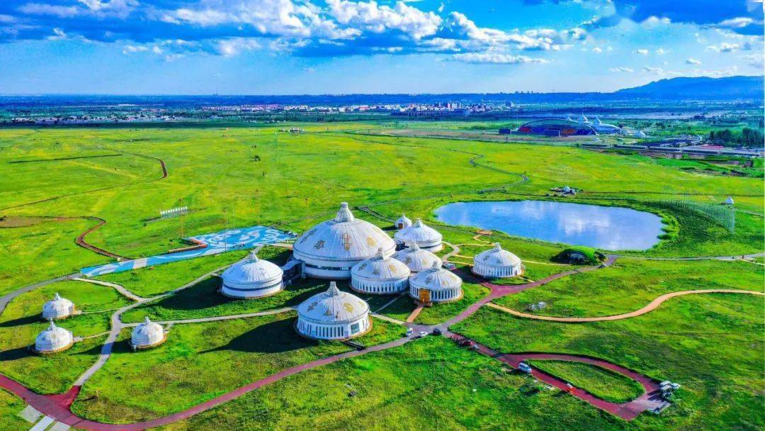 78探索草原上的星辰78  91在这无垠的绿野上,几座蒙古包静静