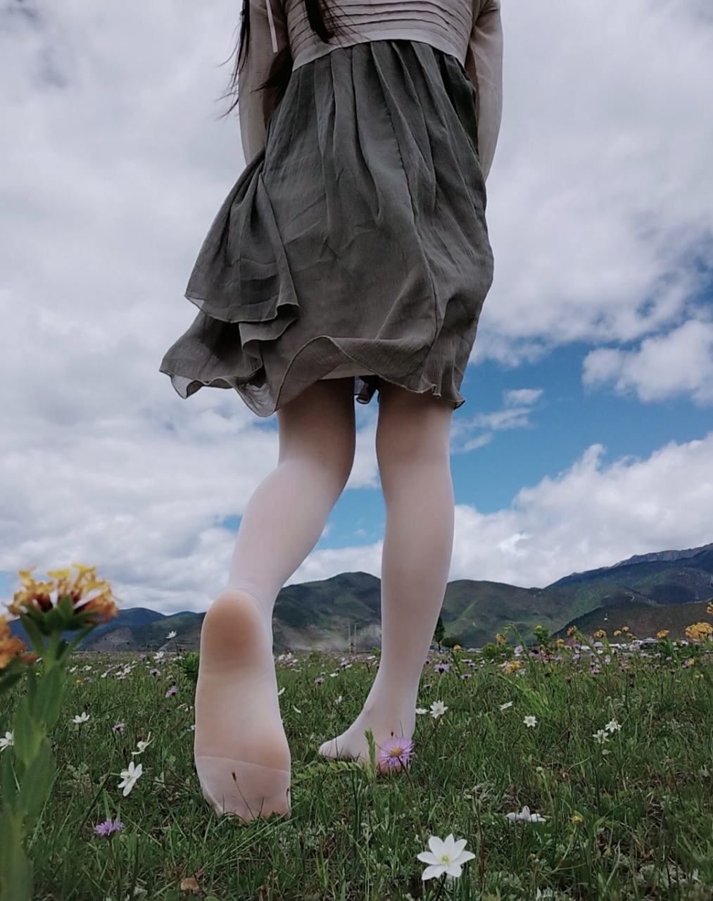 吃我一脚06吧!哈哈哈#足控# #丝袜美脚# #性感好身材