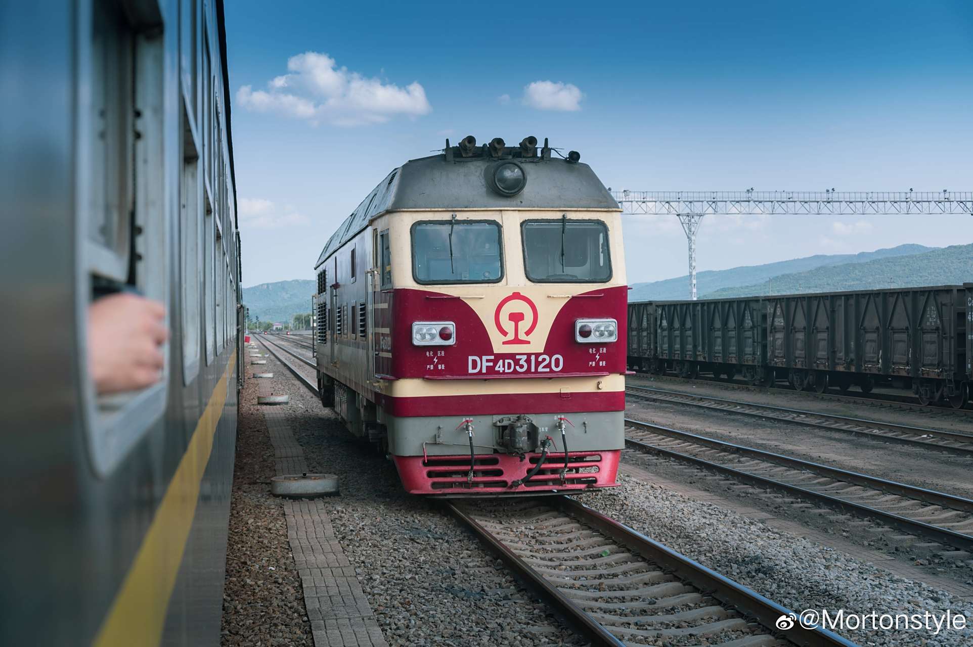 东风4d型内燃机车(老虎)