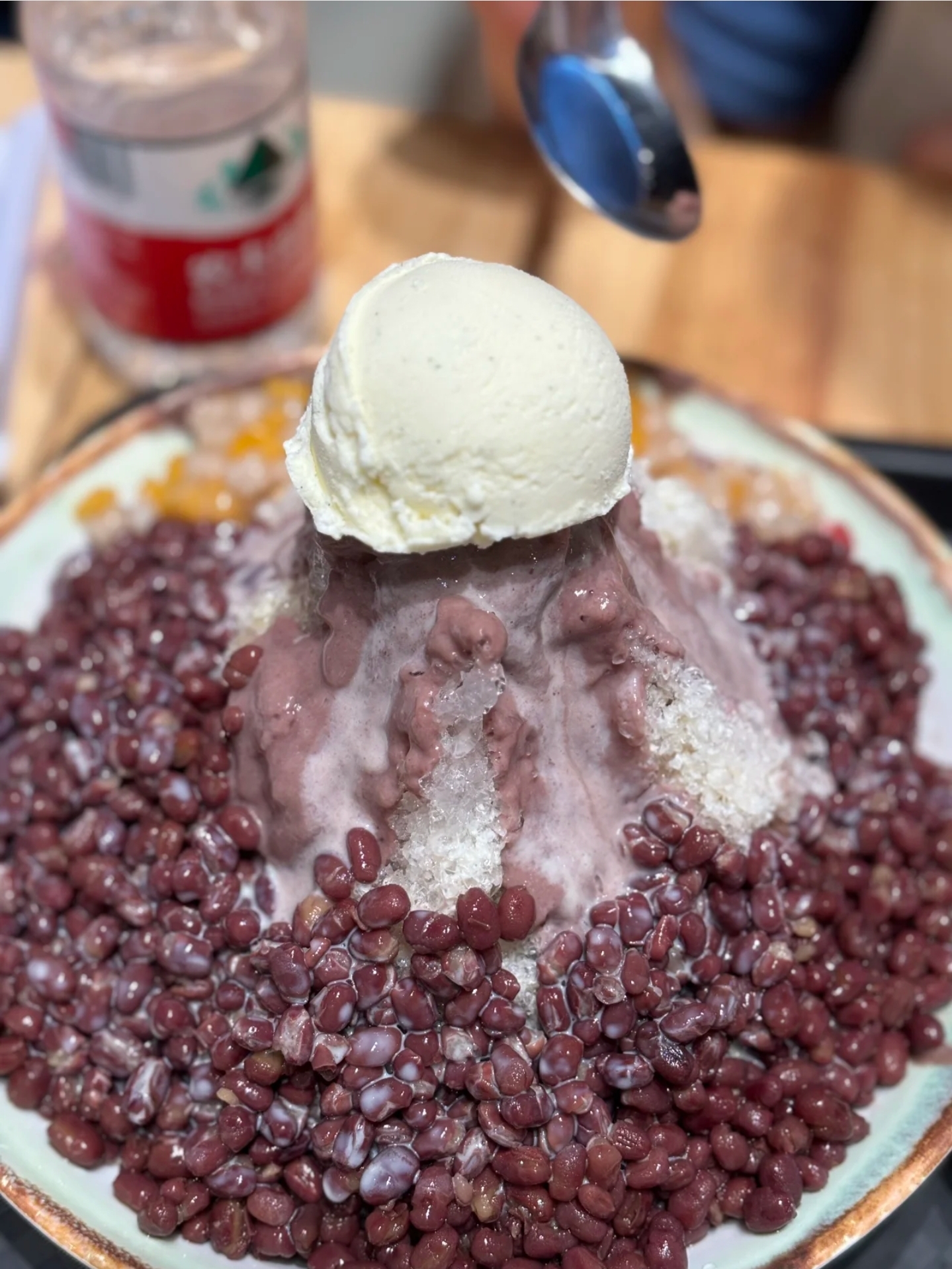 分量太多,根本吃不完,最后打包了一盒装回家放冰箱了,下次还是吃冰