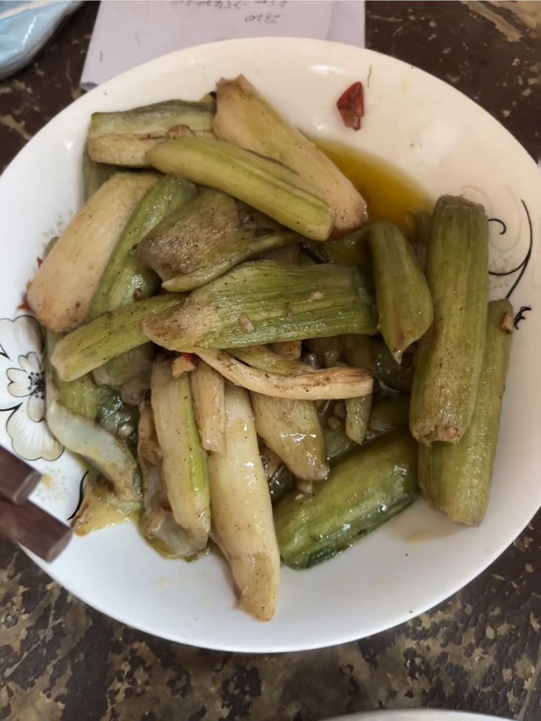 那时去买芋荷酸,总会问一句会不会喉咙痒