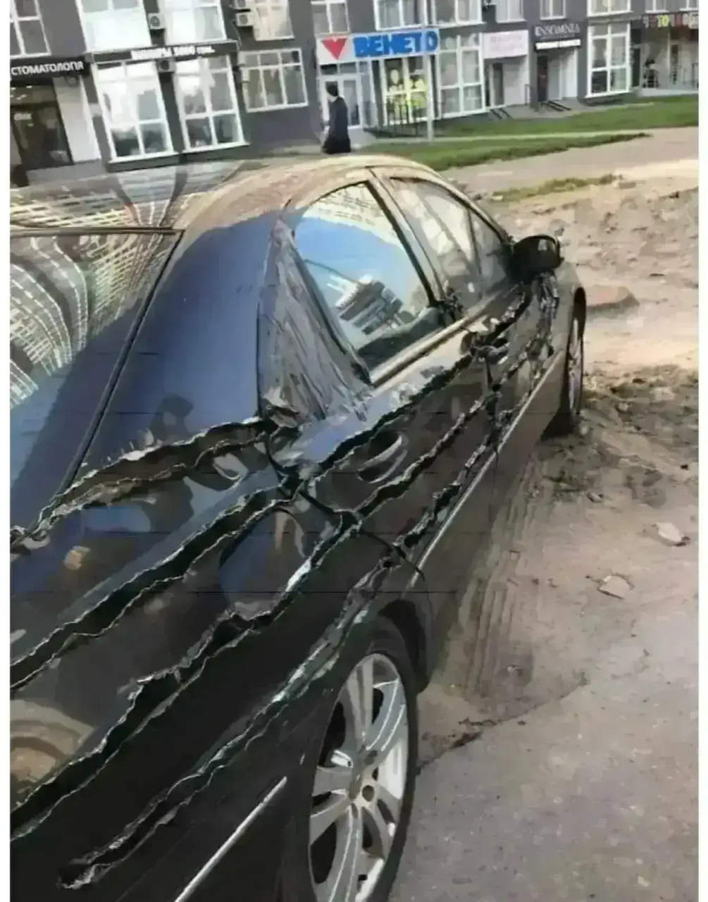 这难道是金刚狼干的?