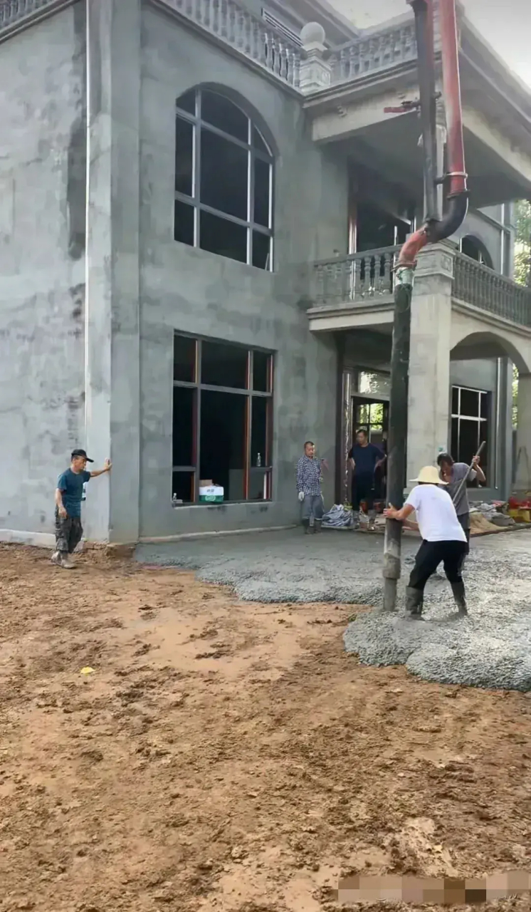 屋主这样建房子,不出二年,肠子都得悔青吧