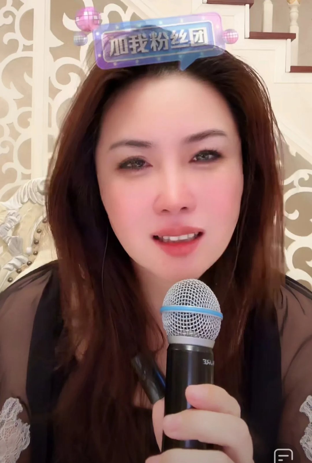 放下姐今天在直播间里哭了你敢信吗?