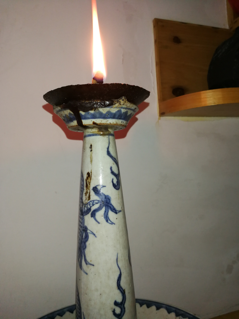 明代崇祯青花龙纹油灯,流走的是匆匆岁月,留下的是绝世孤品.