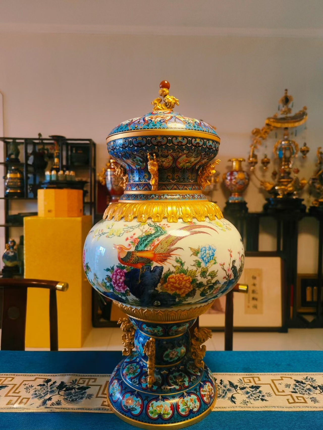 珐琅双绝 国礼珍品《吉祥中国》富贵珐琅尊  作品由"中国景泰蓝第一人