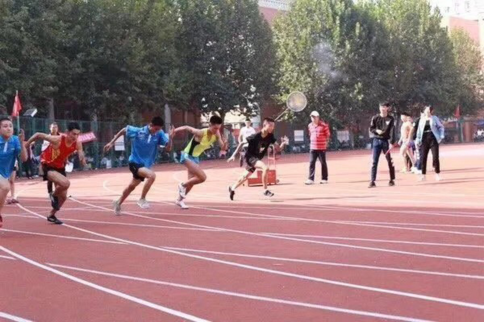 石家庄一中运动会王振杰(中)