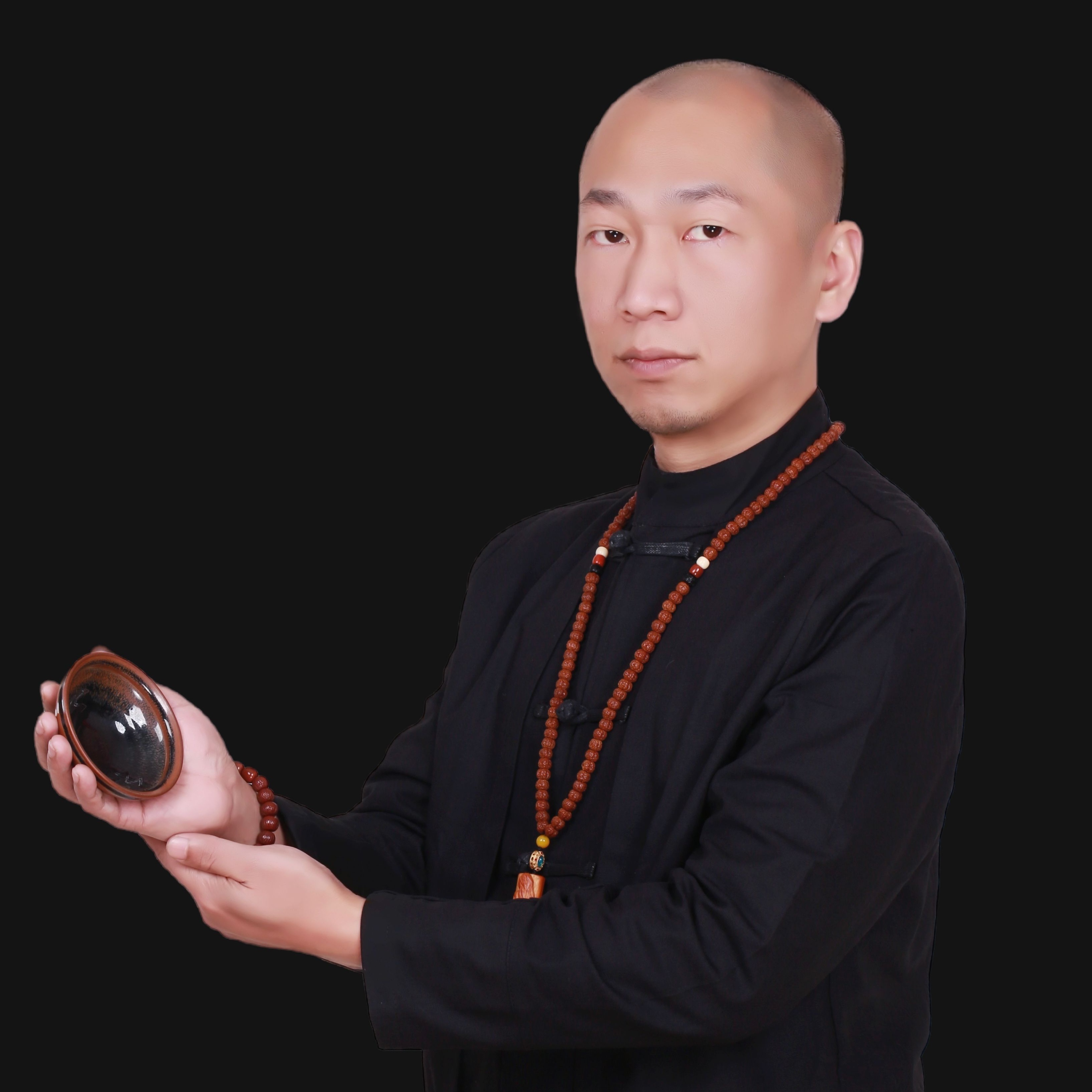 陈文杰是一位茶洋窑非物质文化代表性传承人,他在1985年出生于福州.