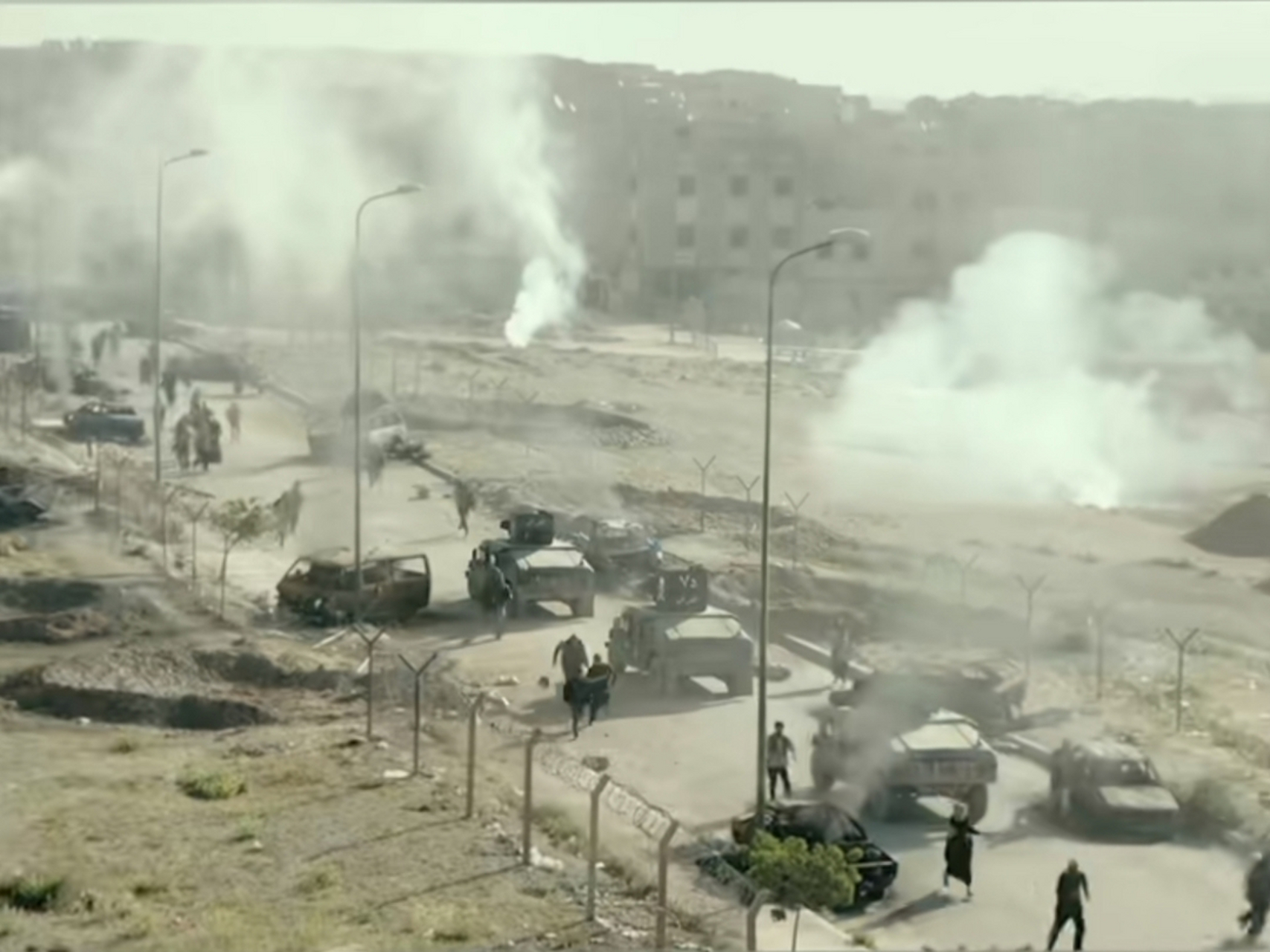 在现代战争中,人口高度聚集的大城市往往具有重要的军事价值和政治