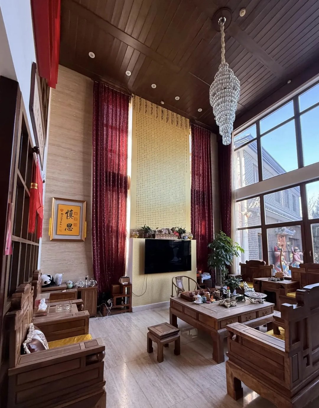 在小红书上偶然刷到一则让人难以置信的房产信息,声称北京东四环的