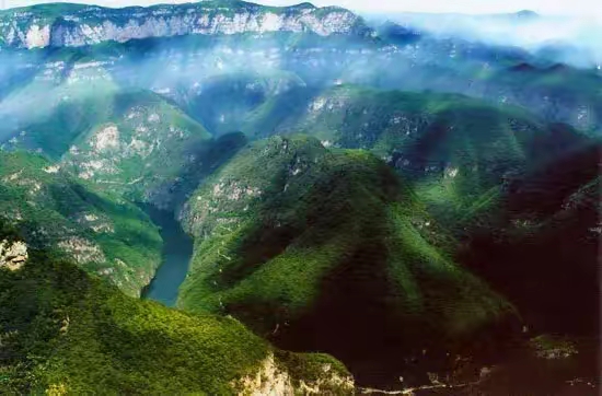 天河  青天河风景名胜区位于河南省焦作市西北20公里处,是河南省十佳