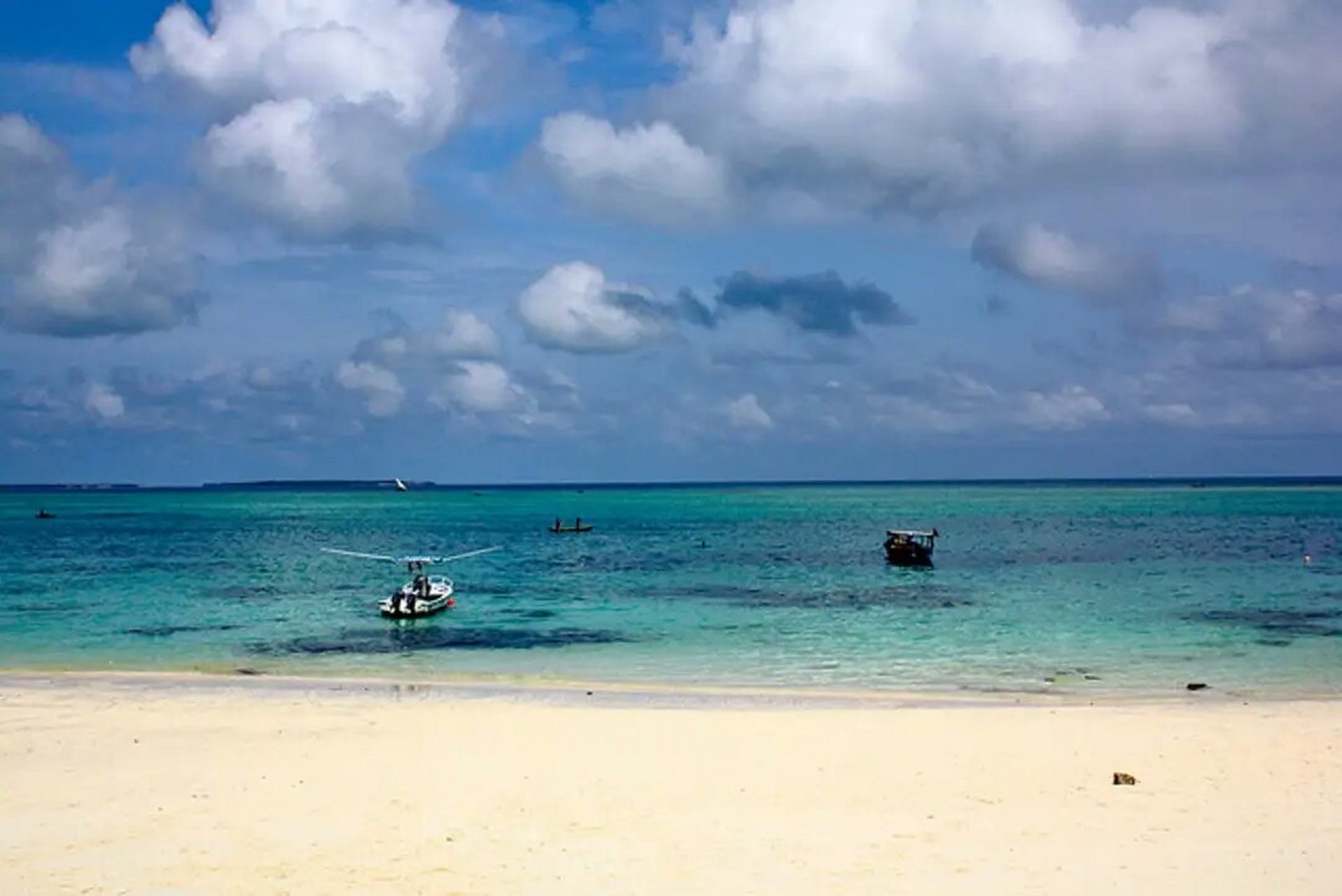 桑吉巴,坦尚尼亚(zanzibar, tanzania)  最为人知的就是洁白无暇的