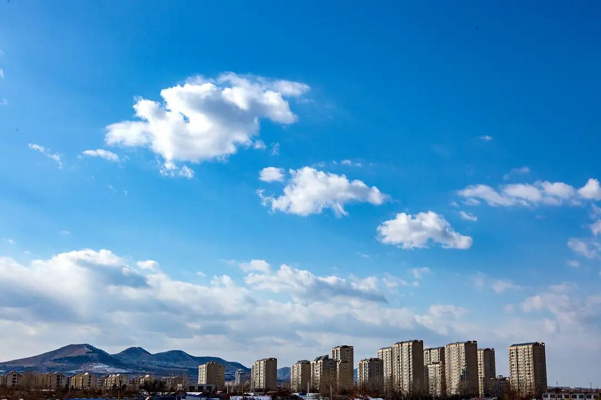 尧王山位于青州城区西北角,山虽不高,但历代流传下来的美丽传说,让这