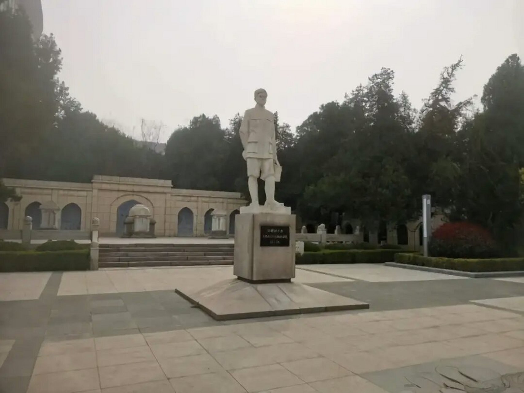 行车路线:石家庄—藁城区—国御温泉;市内公交516路,519路,快516路